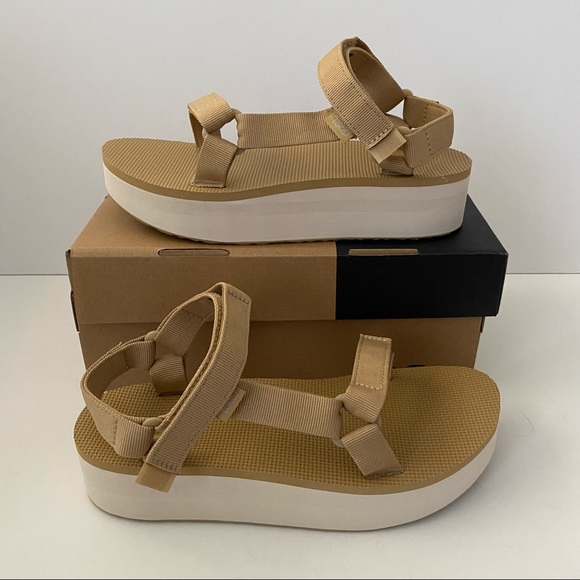 Teva Flatform Universal Sandals Lark - Picture 8 of 13